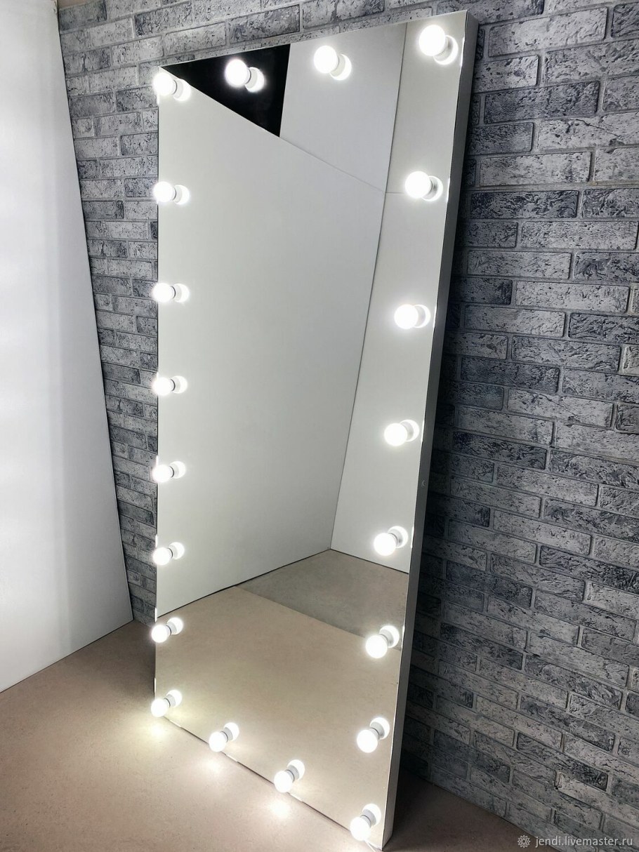 Гримерное зеркало в интерьере