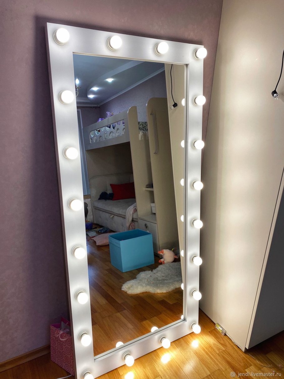 Зеркало в пол с лампочками