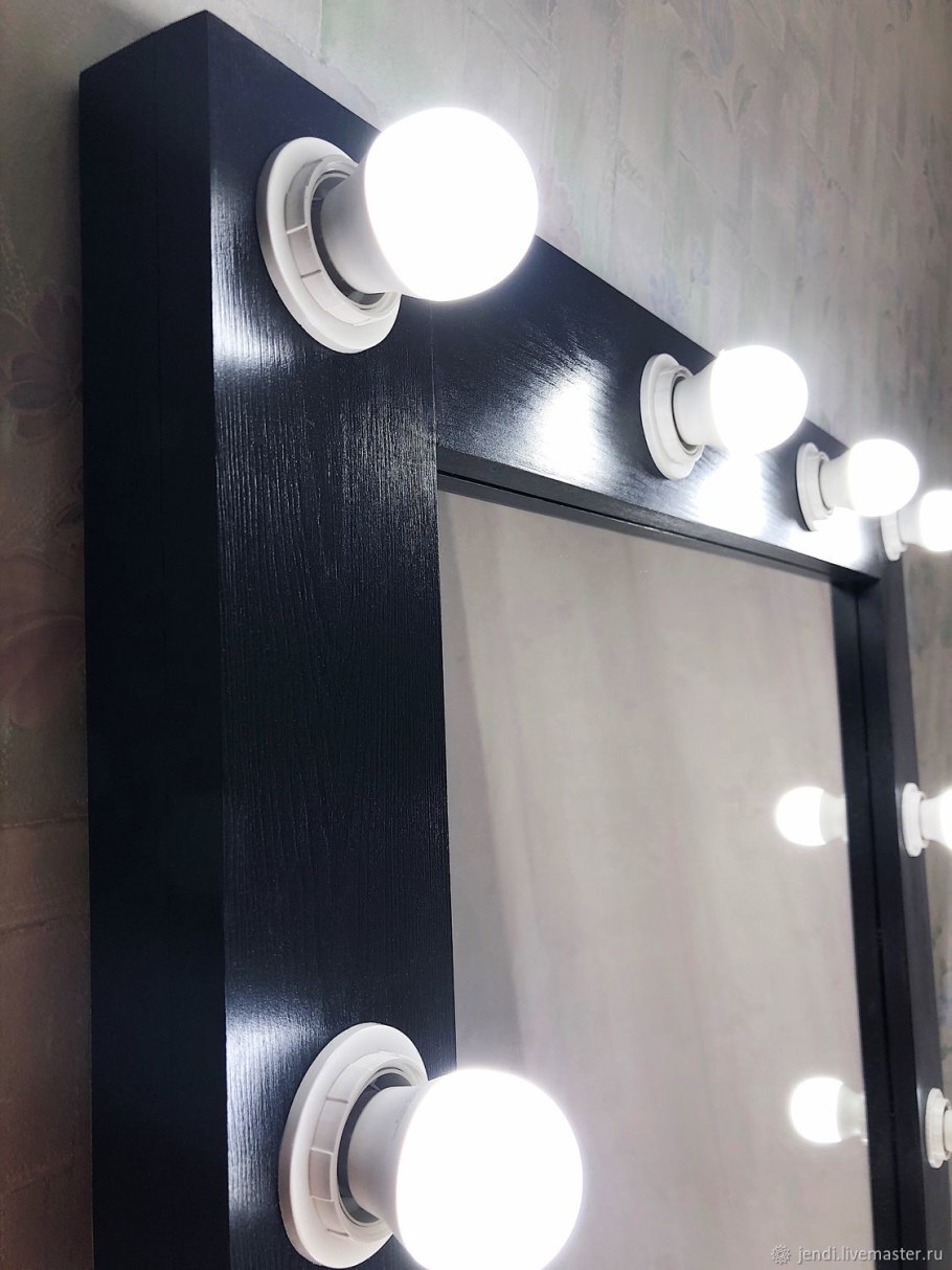 Зеркало красное