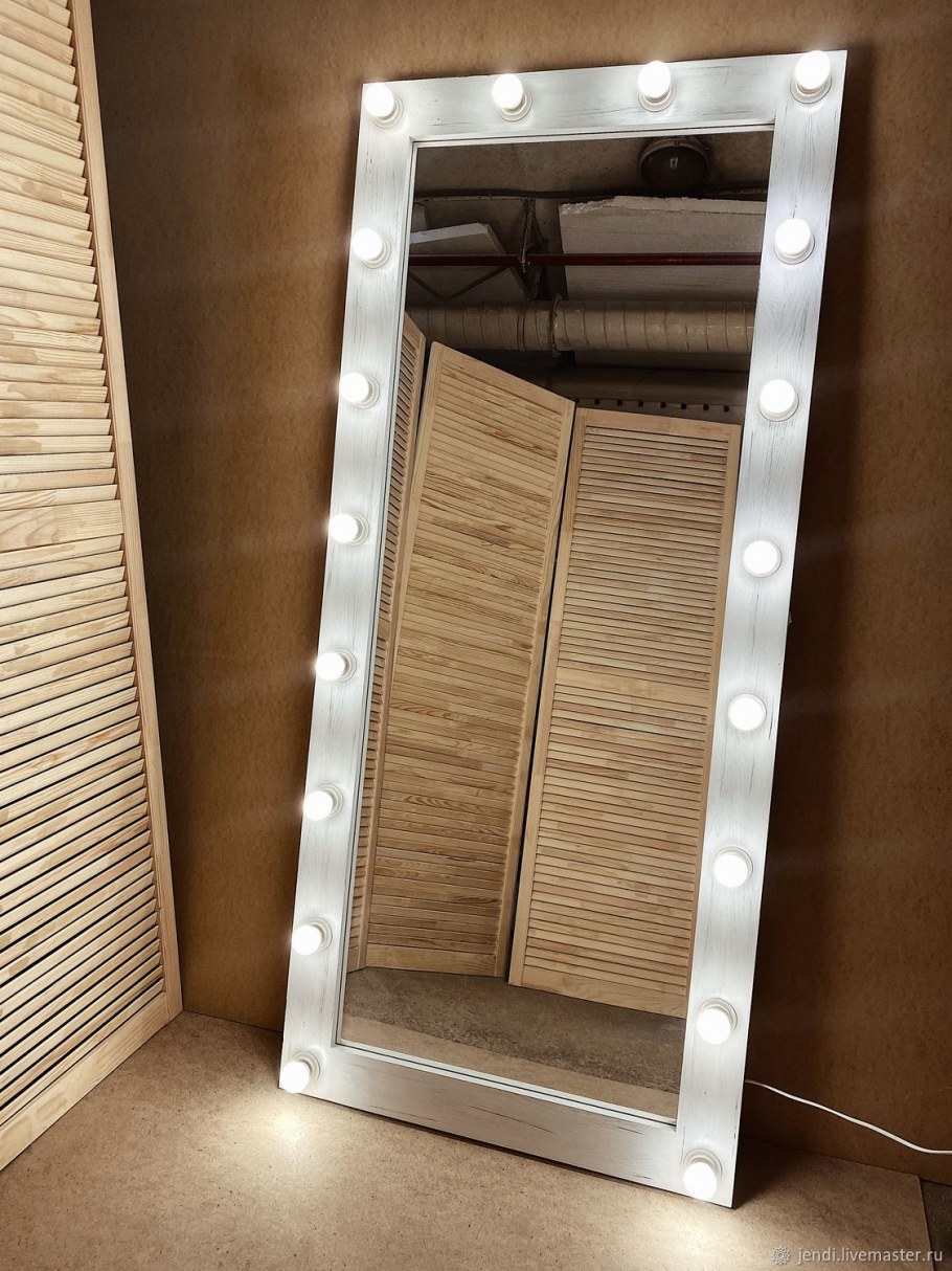 Гримёрное зеркало с подсветкой в полный рост