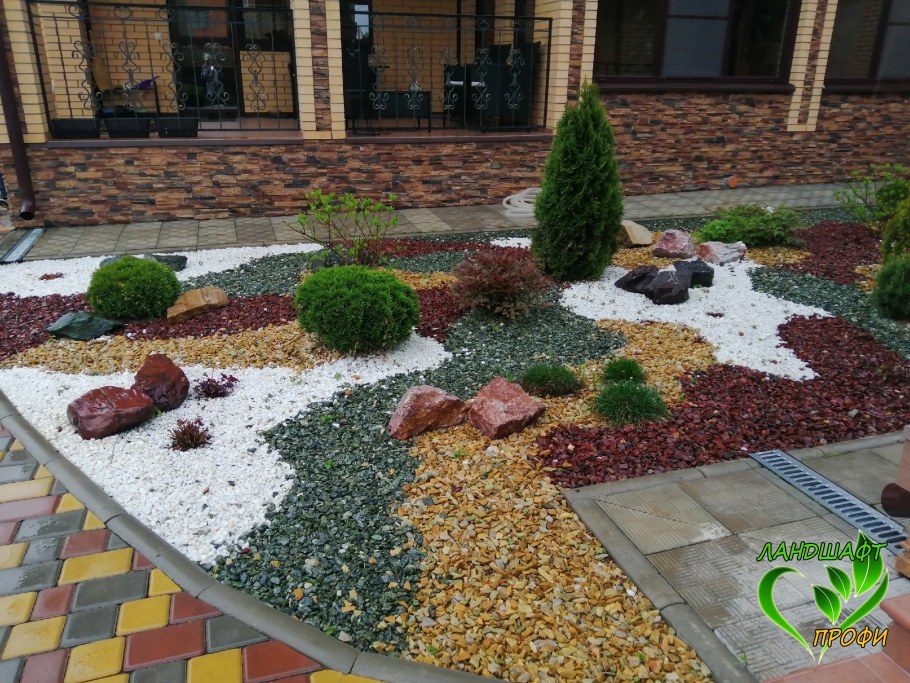 Керамзит на клумбе