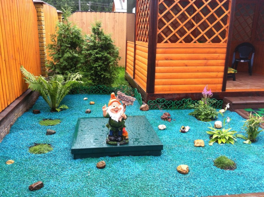 Декор из цветного щебня