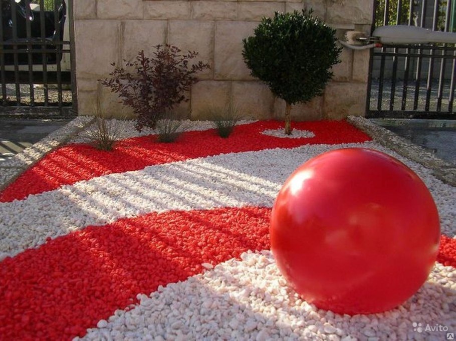 Украсить клумбу камнями