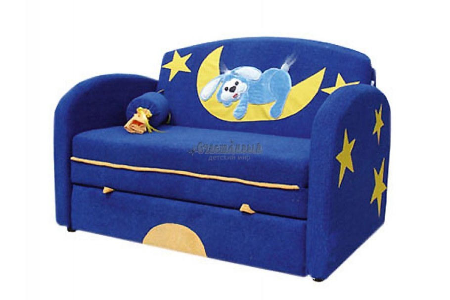 Розовый диван