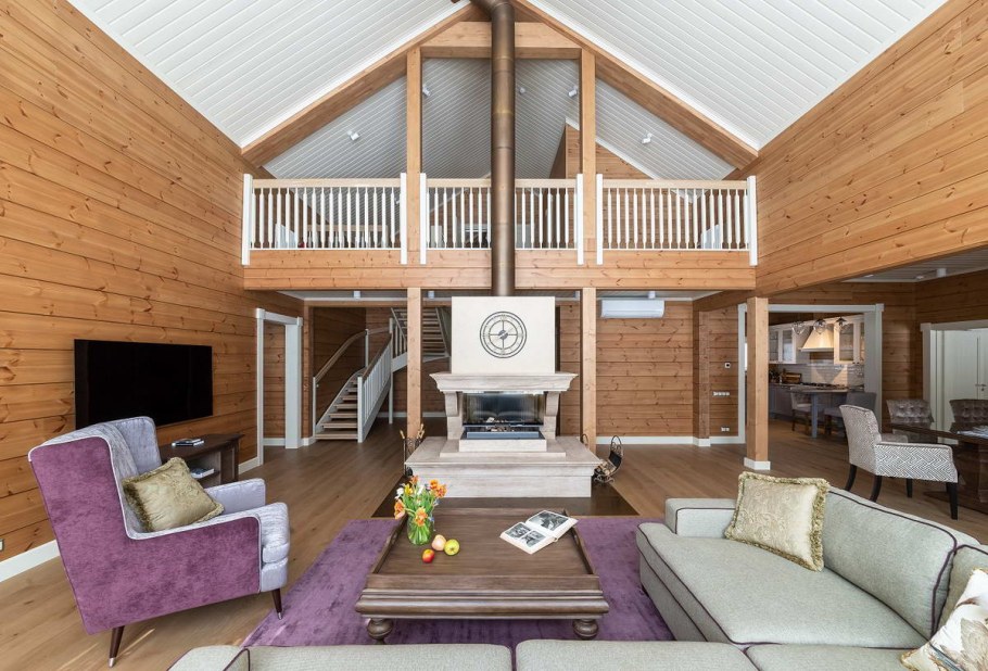 Дом с мезонином внутри