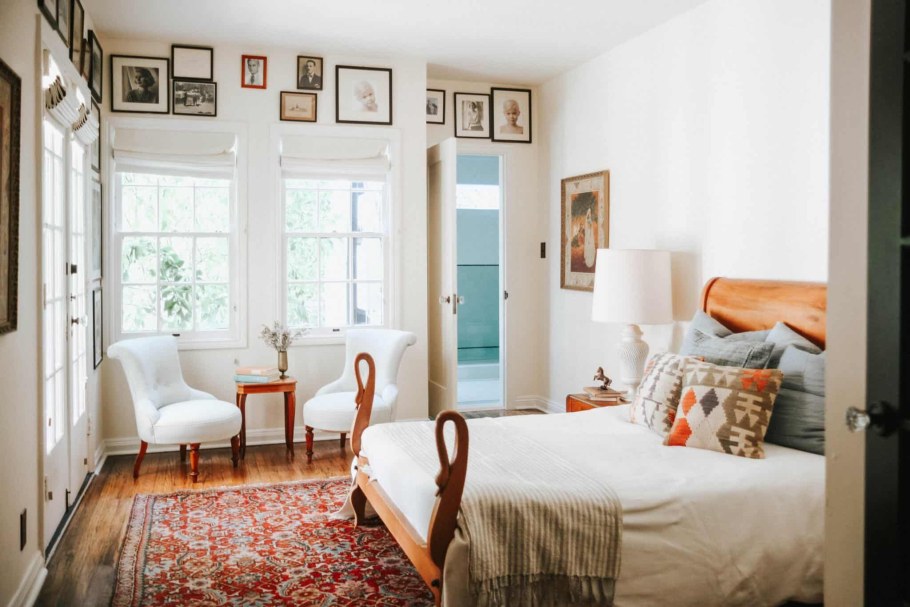 Bright Carpet in a Neutral Interior