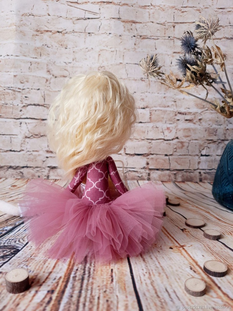 Большеножка балерина