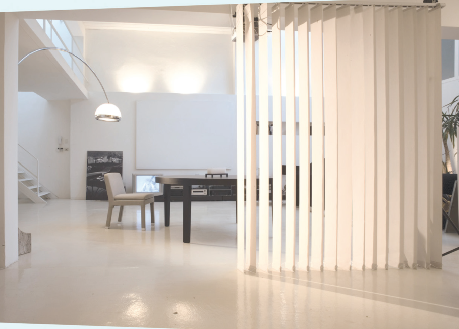 Вертикальные жалюзи для зонирования комнаты