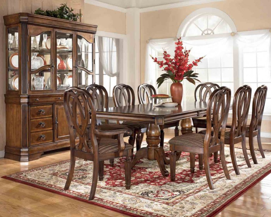 Столовая мебель для гостиной