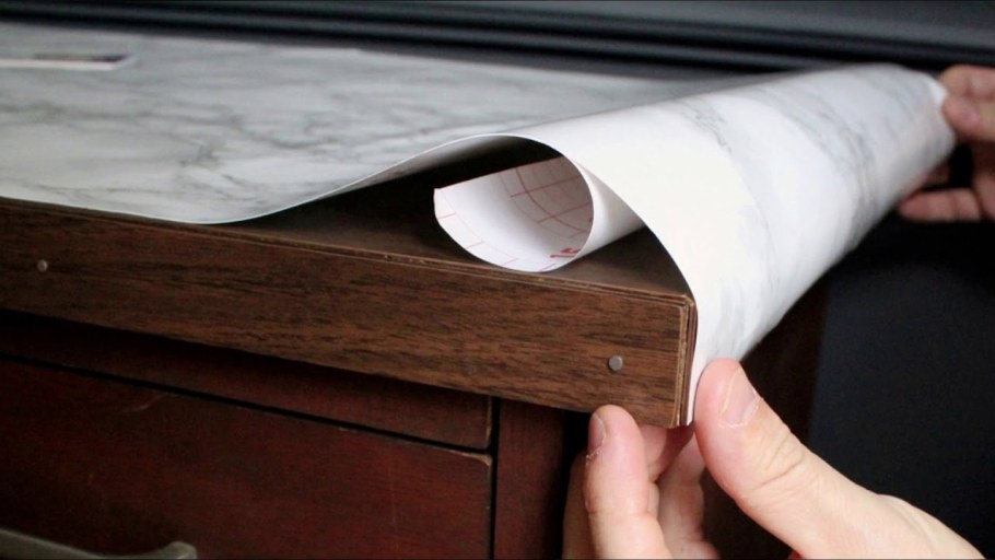 Обклеить кровать пленкой