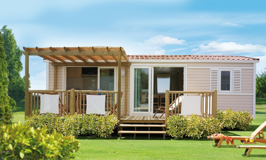 Бытовка с верандой 2,3м * 5,8м, утепленная