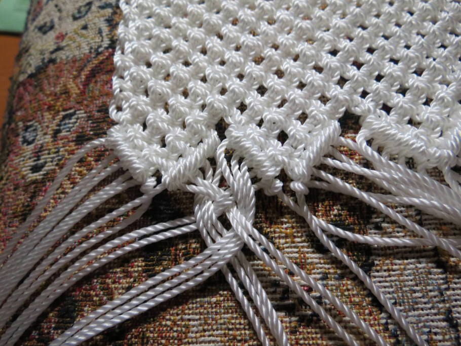 Макраме календарница