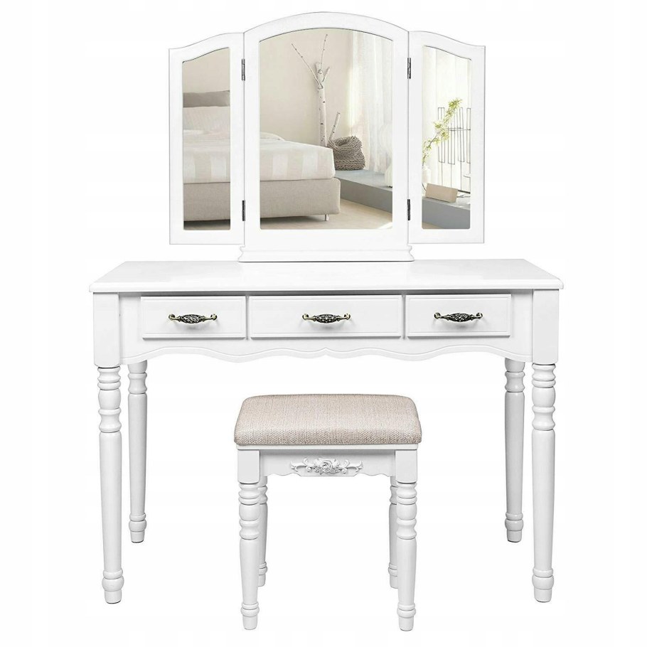 Туалетный столик лофт на белом фоне