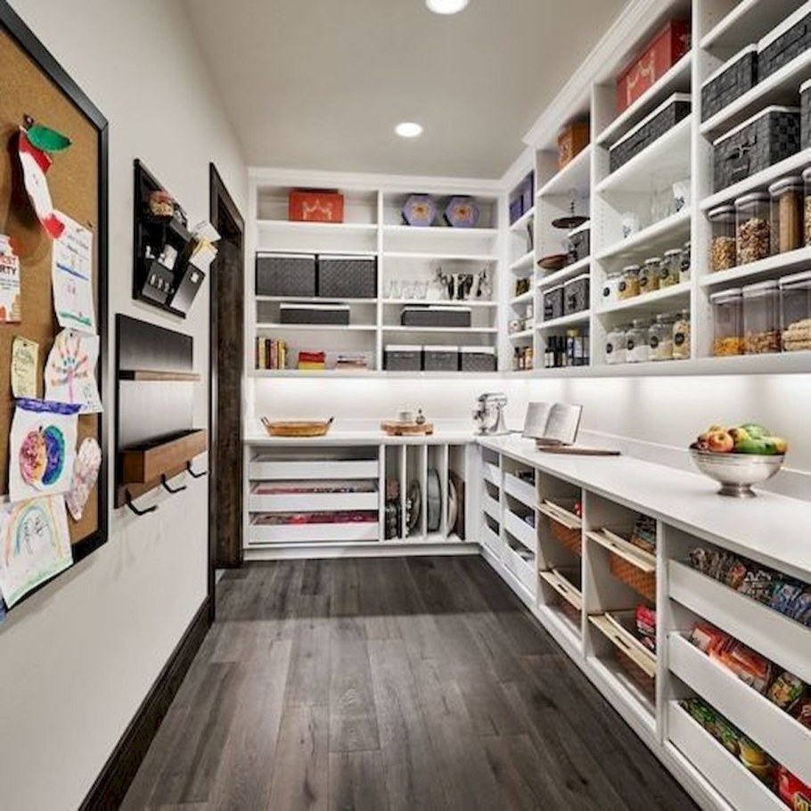 Складское помещение магазина