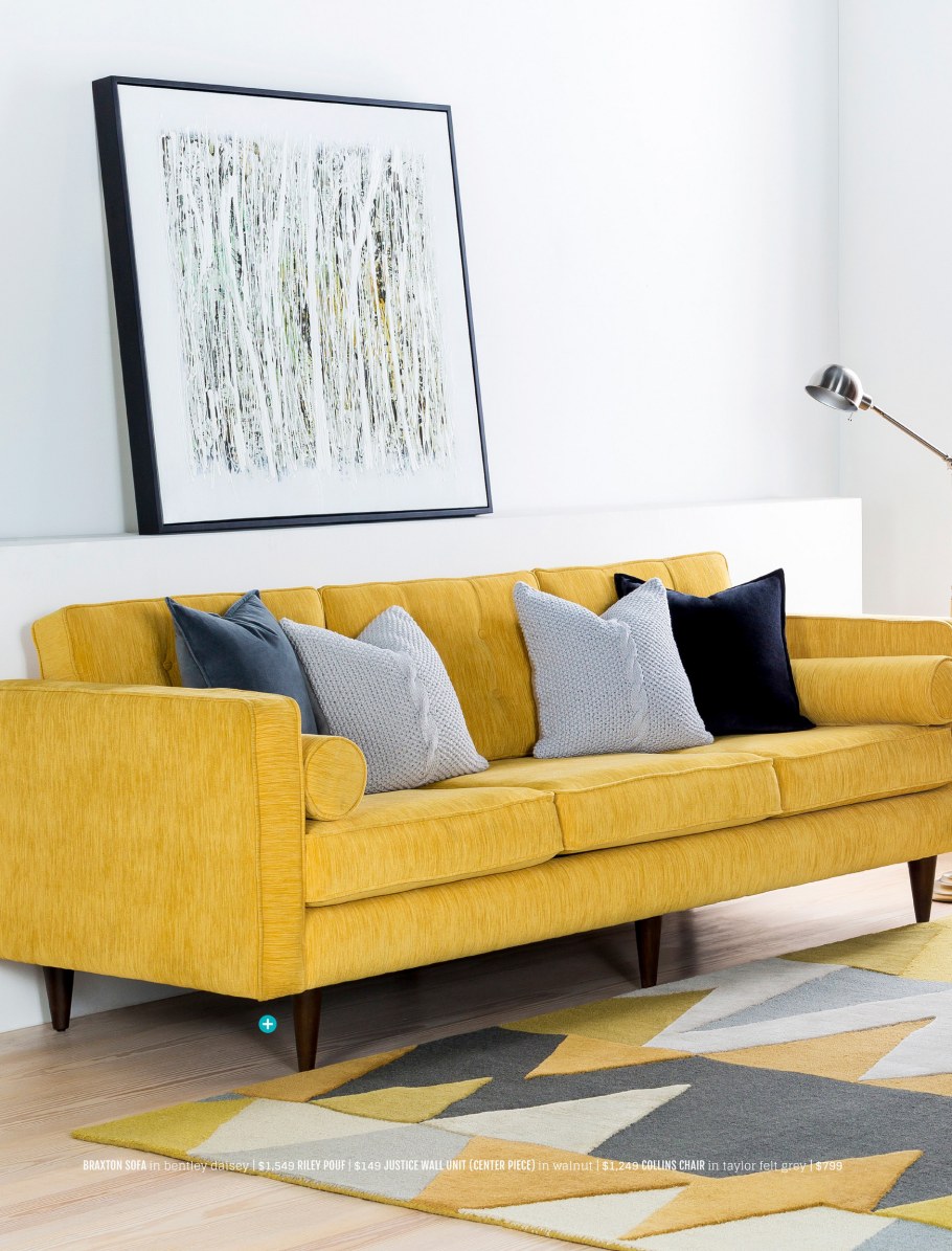 Желтый диван в скандинавском стиле