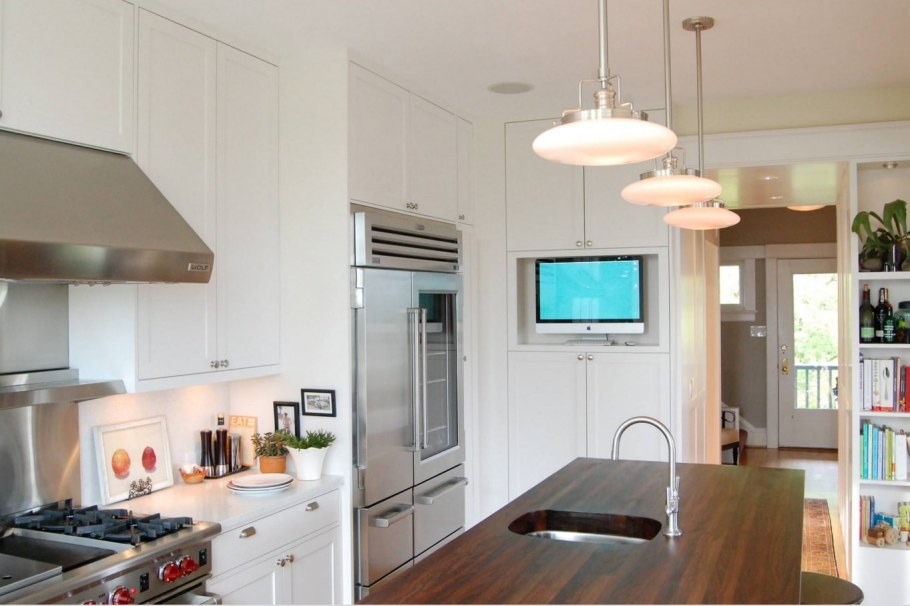 Планировка кухни с телевизором