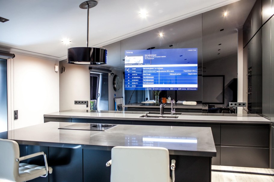 Встроенный телевизор в кухонный фартук