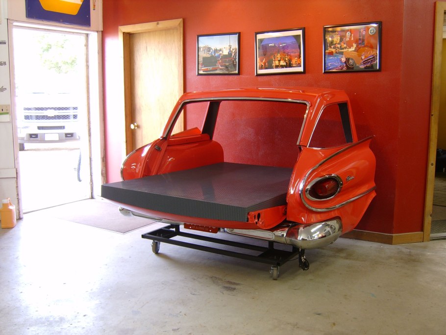 Кровать из автомобиля