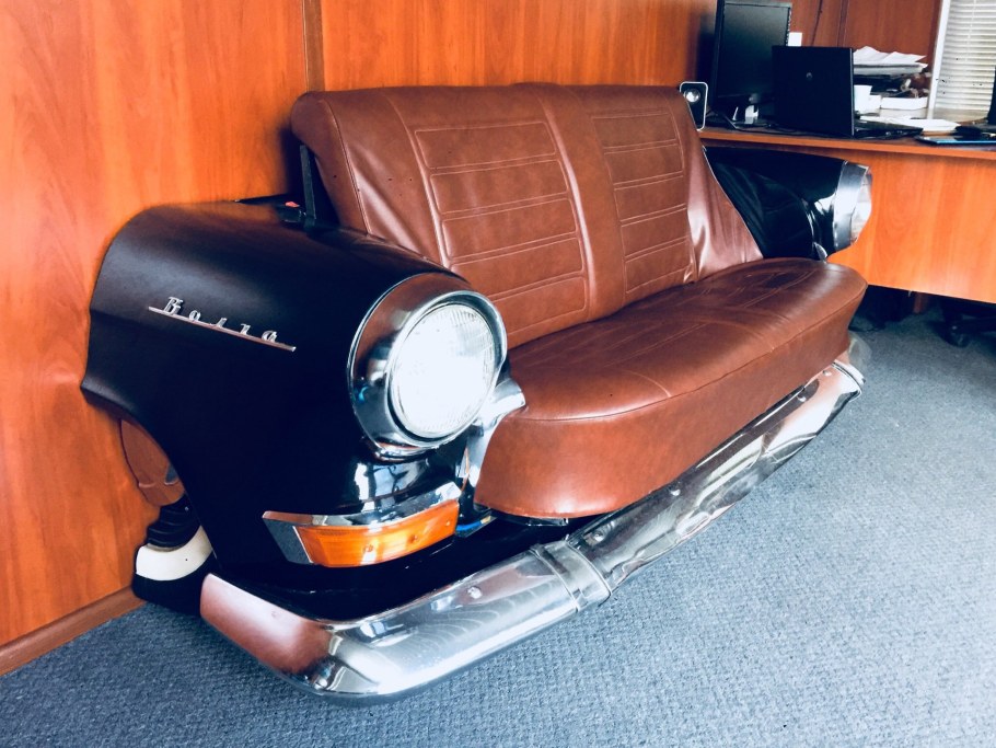 Кресло из багажника автомобиля