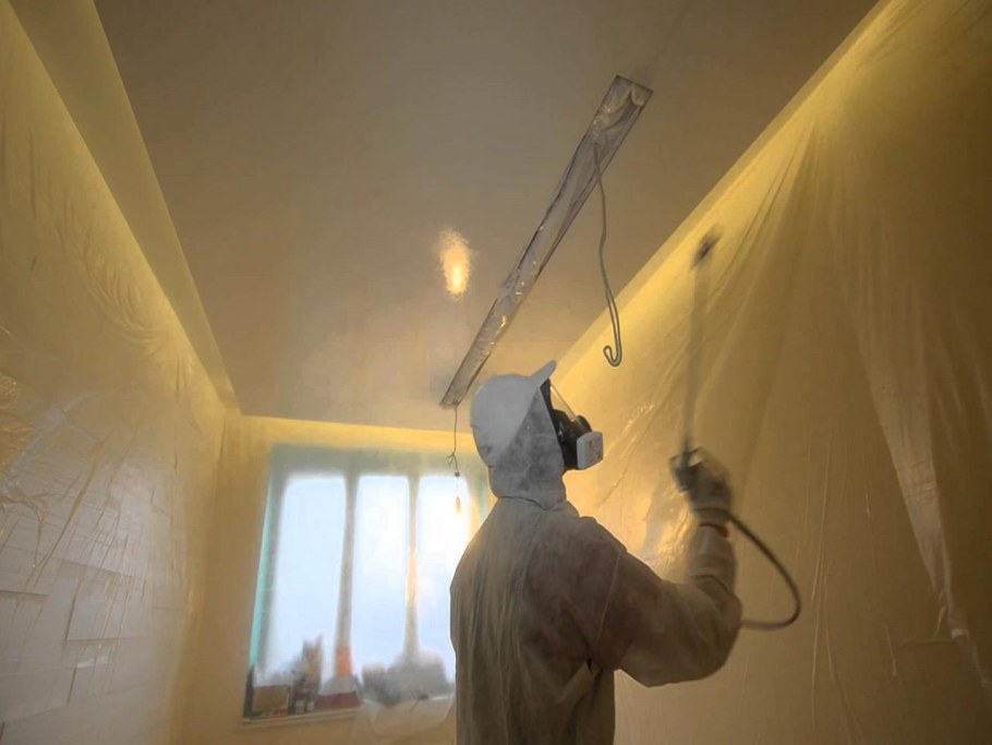 Краскопульт для покраски потолка