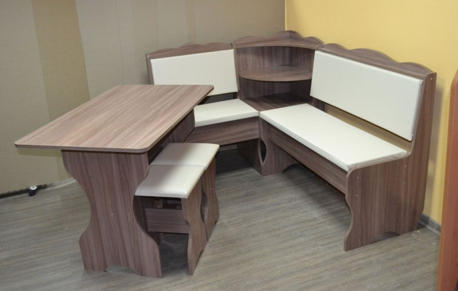 Уголок Консул 2