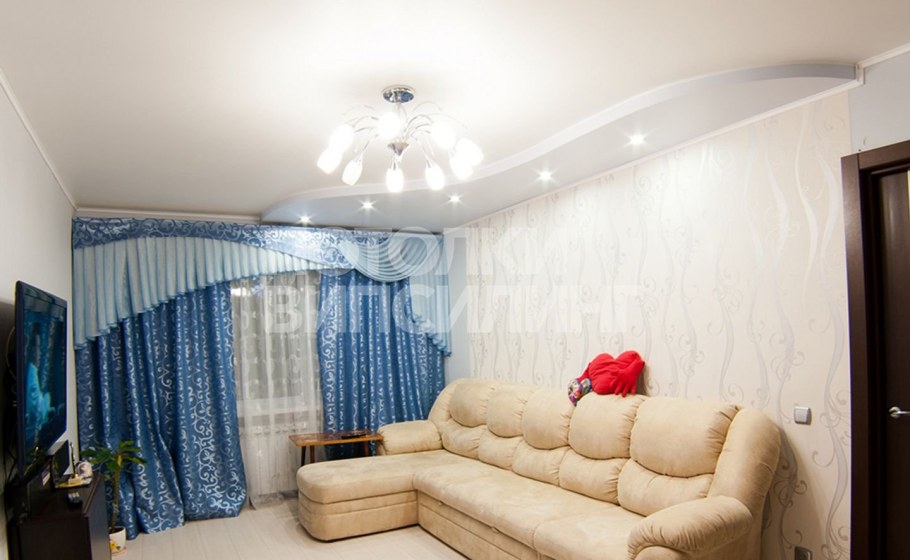 Натяжной потолок в хрущевке в зале