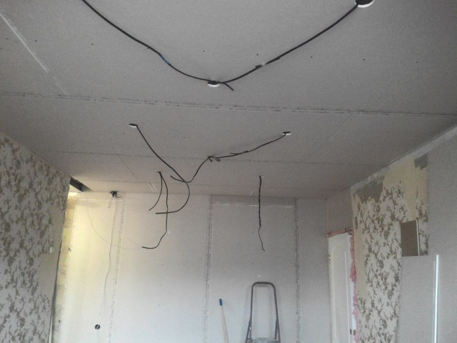 Потолки в хрущевке своими руками