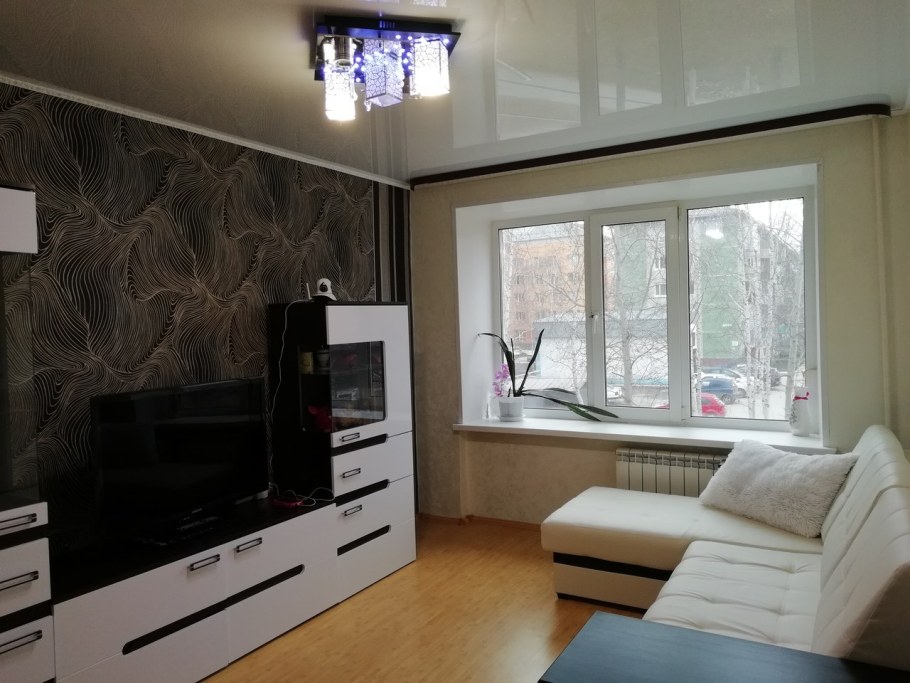 Потолок натяжной в хрущевке зал