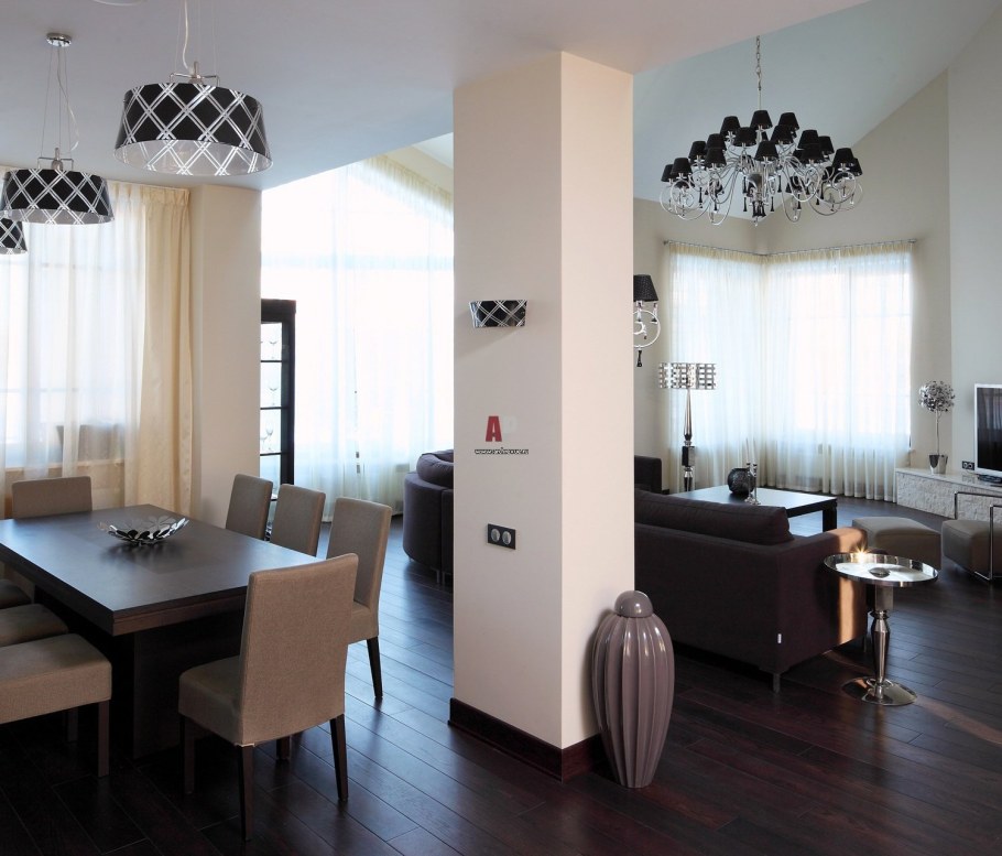 Интерьер кухни гостиной со столбом