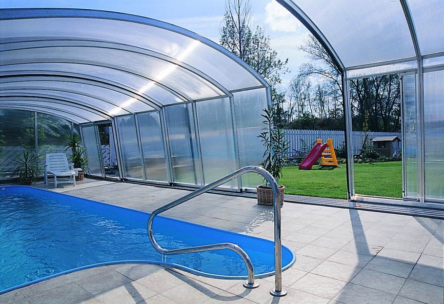 Закрытый бассейн на участке