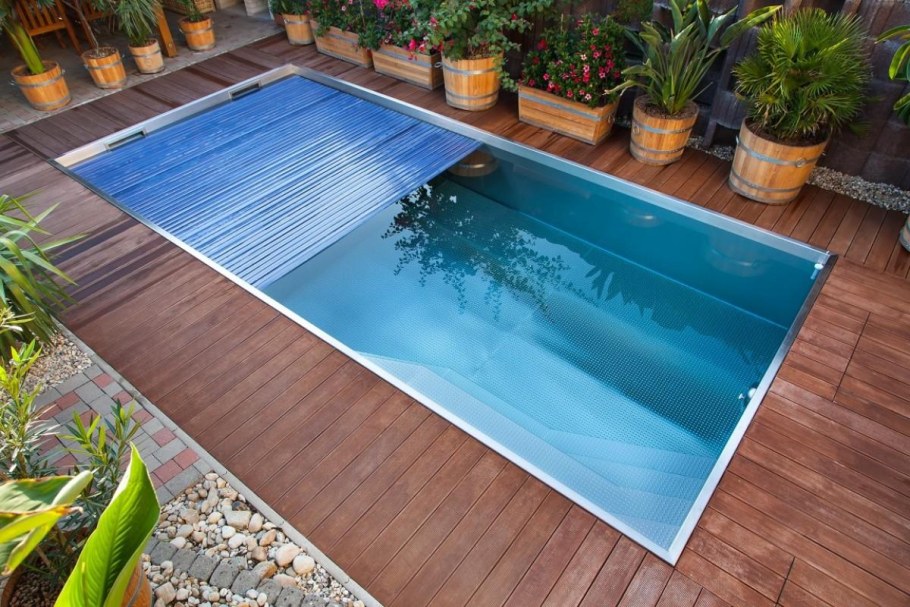 Бассейн под стеклянной крышей