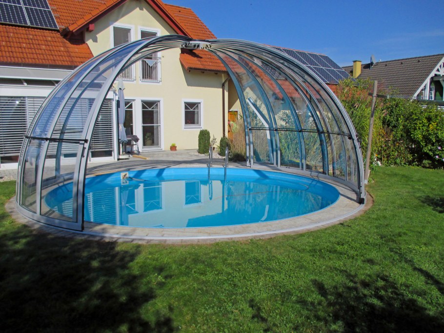 Скрытый бассейн на участке