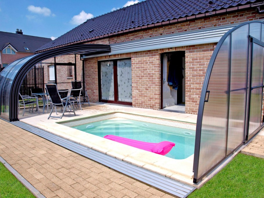 Летний Крытый бассейн