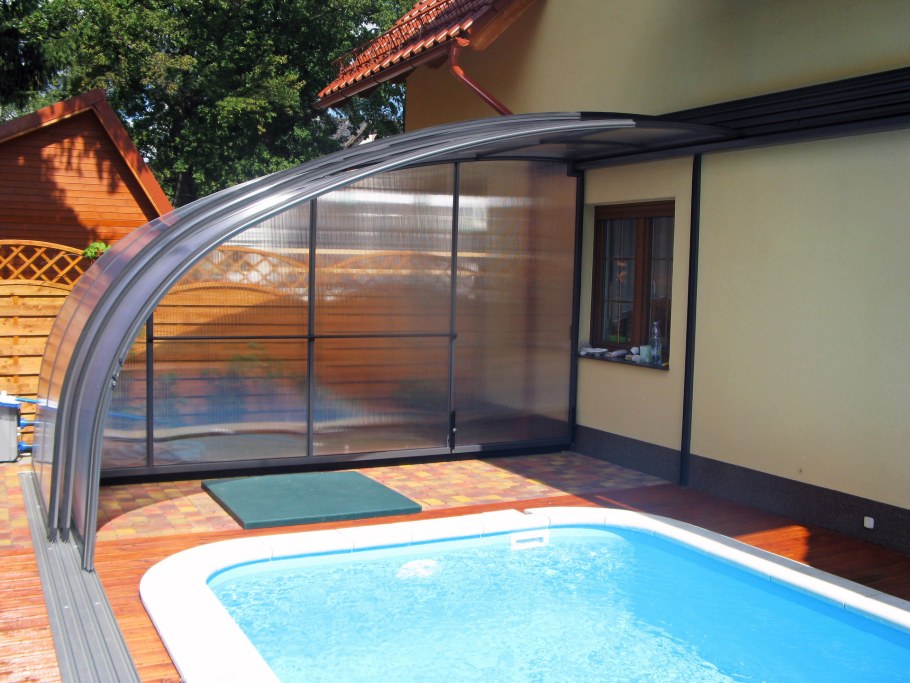 Павильон для овального бассейна