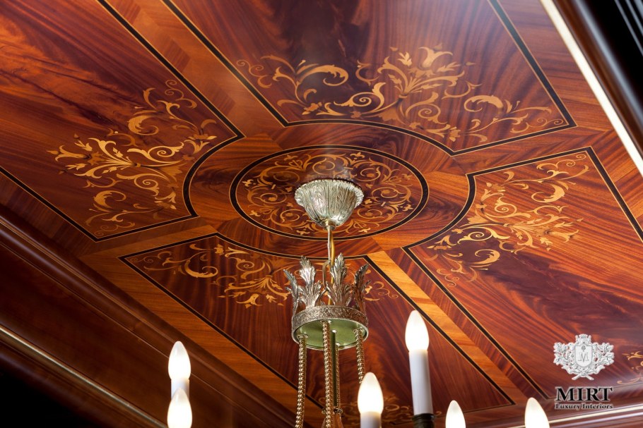 Деревянные резные потолки