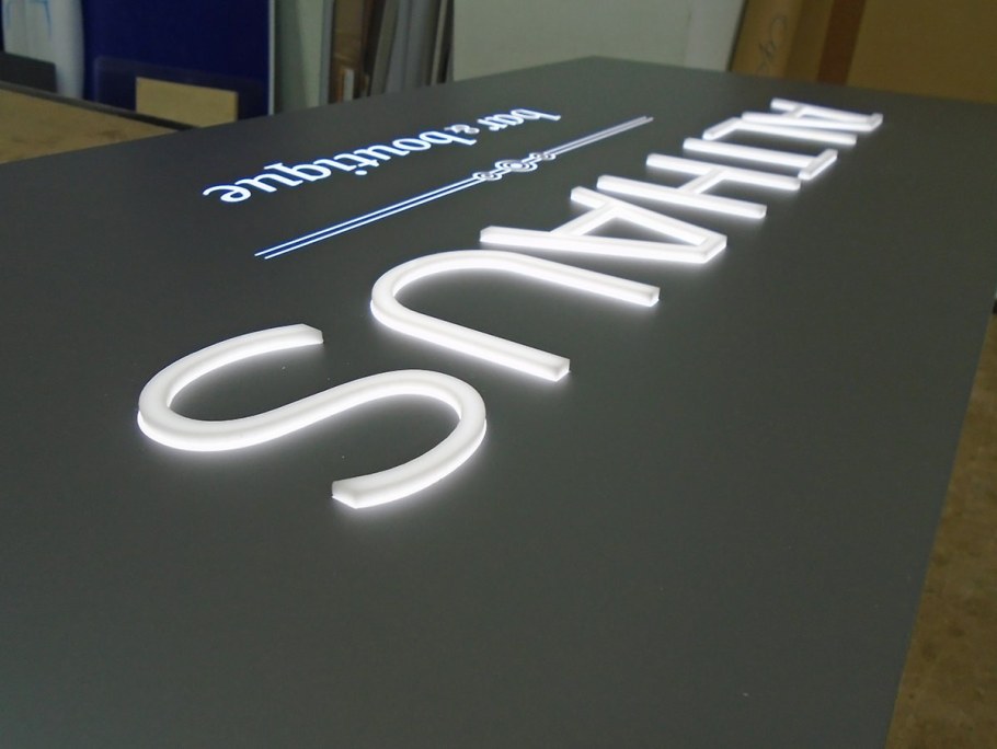 Композитный световой короб с инкрустацией оргстеклом 10 мм