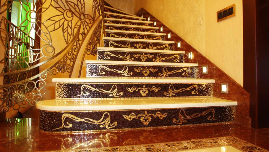 Лестница из мозаики