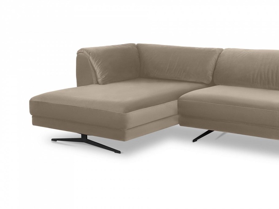 Желтый диван