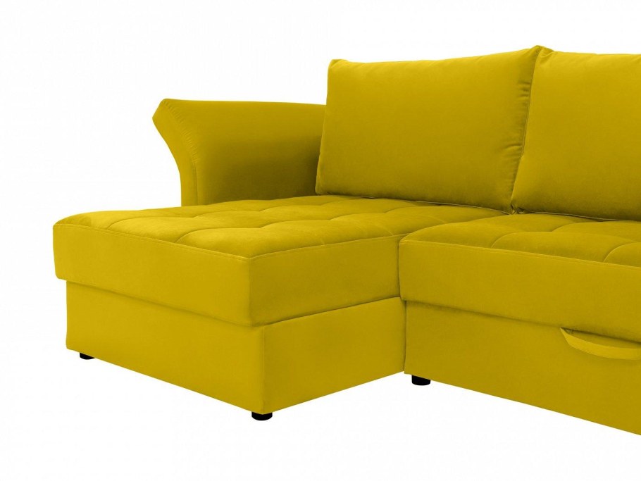 Ковры в интерьере гостиной с угловым диваном