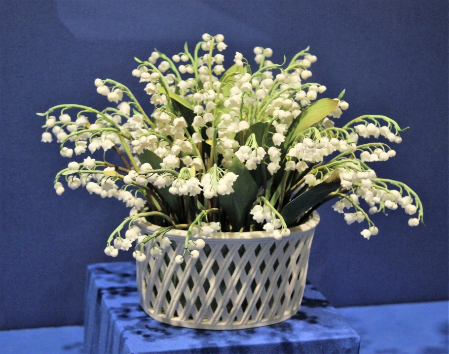 Фарфоровые цветы Владимира Каневского Анютины глазки