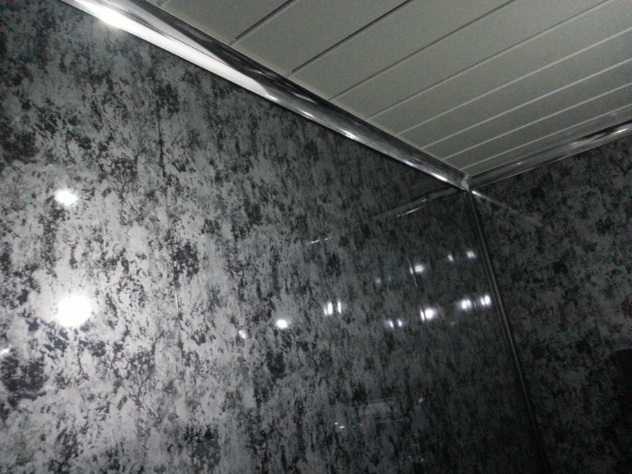 Отделка санузла пластиковыми панелями