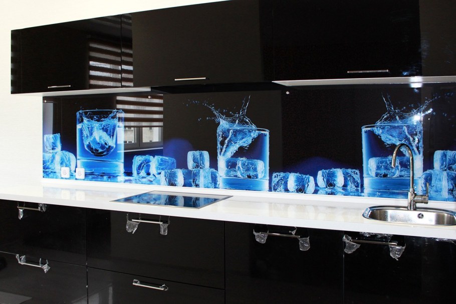 Прозрачный стеклянный фартук для кухни