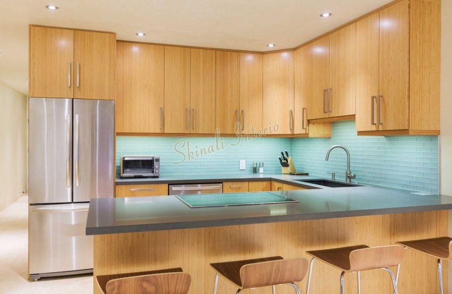 Стеклянная стеновая панель