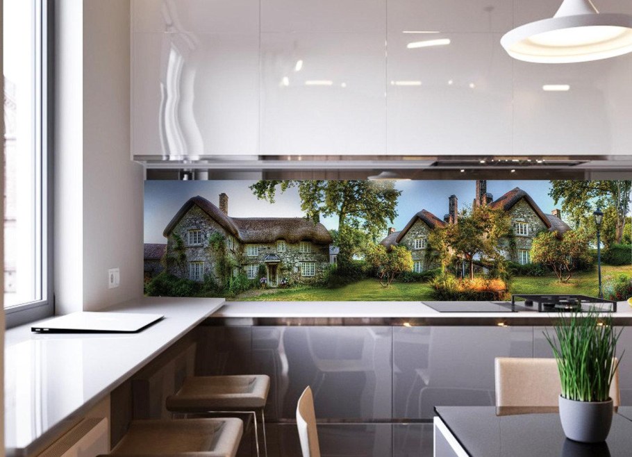 Фартук для кухни из стекла