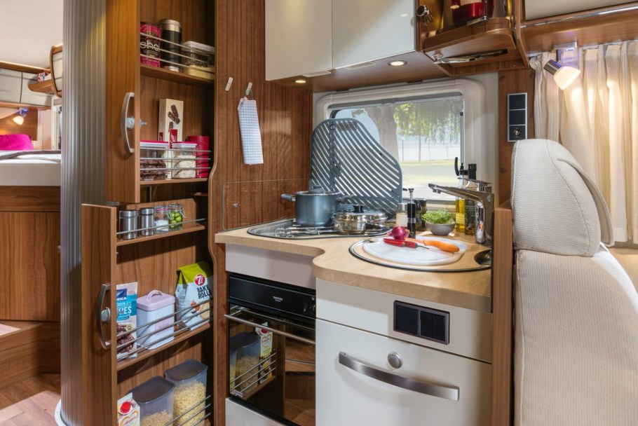 Дом на колесах кухня