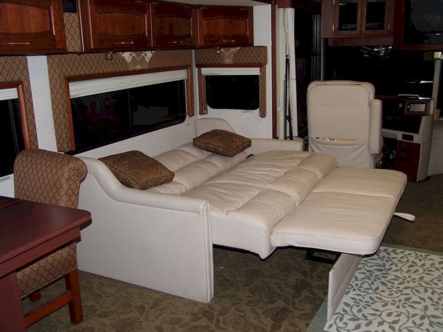 Диван для кемпера