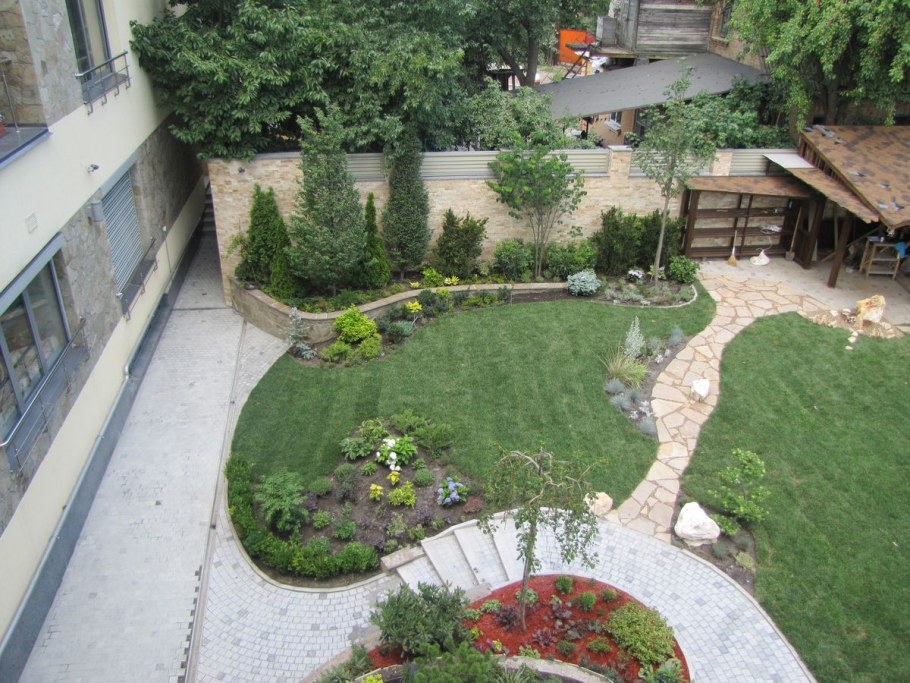 Ландшафт дачного участка с баней