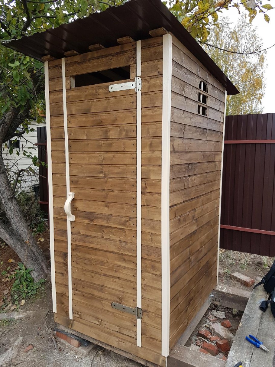 Дачный туалет из вагонки