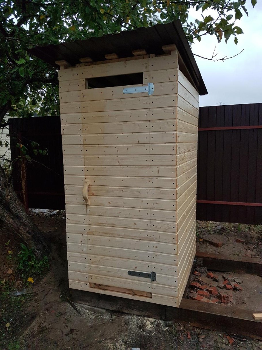 Хозблок обшитый сайдингом