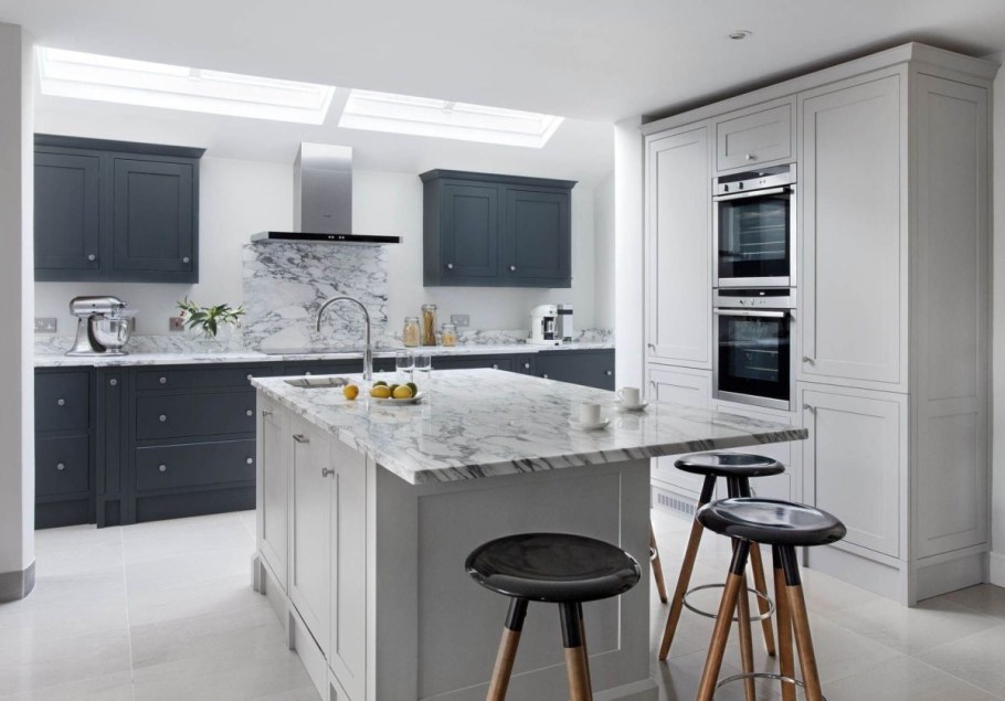 Современная маленькая кухня